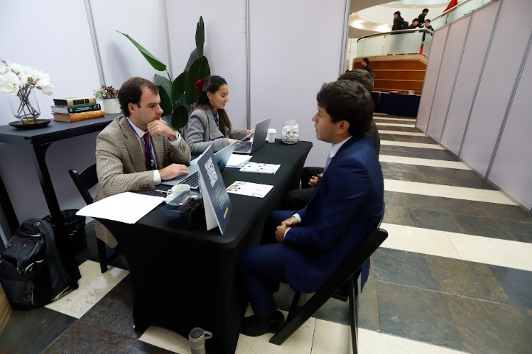 En los días previos los postulantes solicitaron sus entrevistas. Nuestra oficina llenó todos los bloques disponibles.